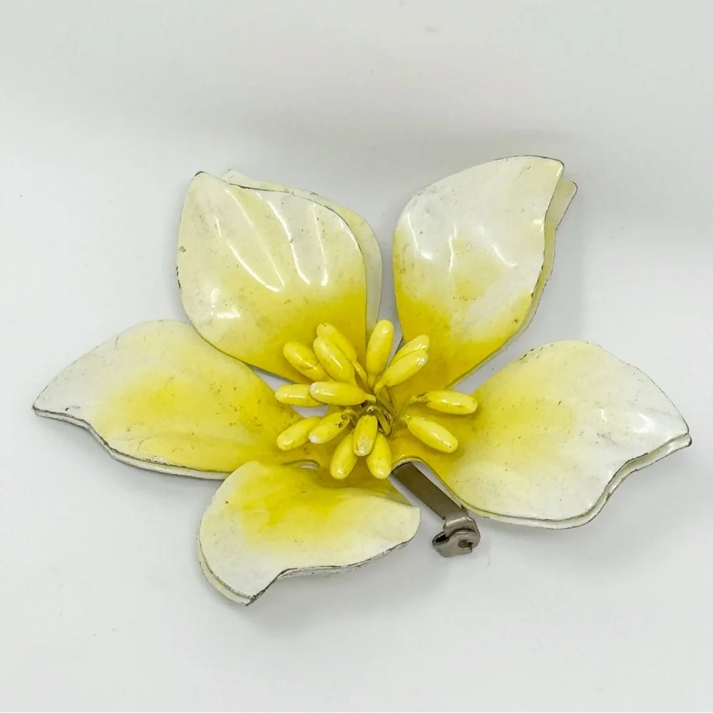 Beautiful Enamel Flower Brooch Vintage